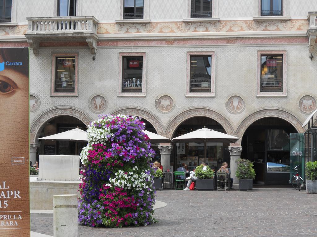 Apartment Bergamo Centro Storico Bagian luar foto